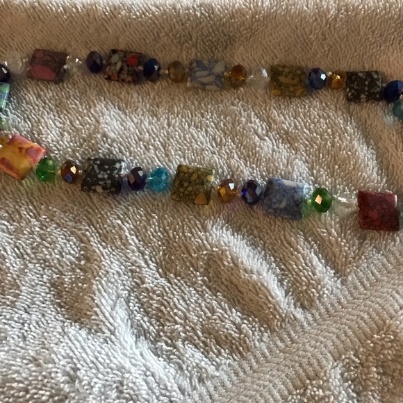 Multicolored stones with crystals necklace - Picture 2 of 4